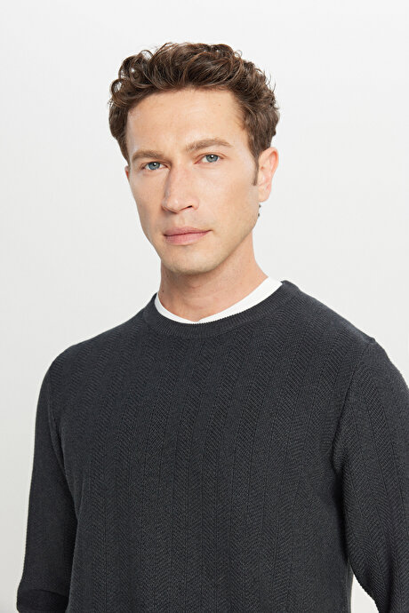 Pamuklu Standart Fit Normal Kesim Bisiklet Yaka Jakarlı Triko Antrasit-Melanj Kazak resmi