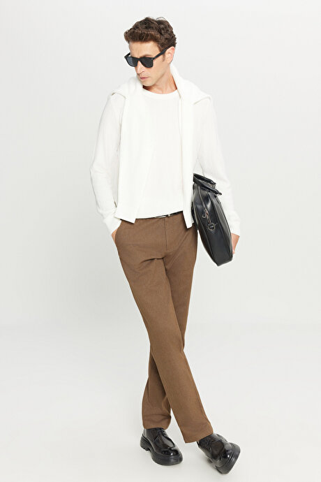 Pamuklu Standart Fit Normal Kesim Bisiklet Yaka Jakarlı Triko Ekru Kazak resmi