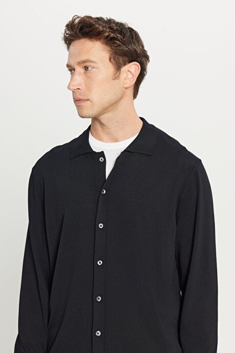 Standart Fit Normal Kesim Gömlek Yaka Triko Siyah Tişört resmi