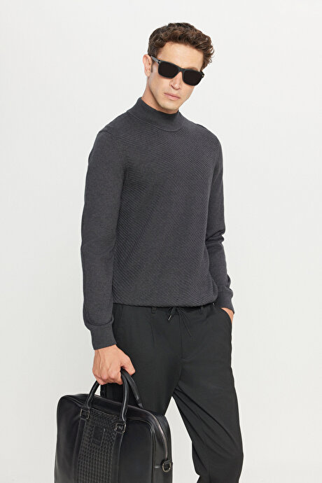 Pamuklu Standart Fiit Normal Kesim Yarım Balıkçı Yaka Jakarlı Triko Antrasit-Melanj Kazak resmi