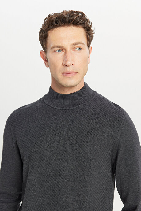 Pamuklu Standart Fiit Normal Kesim Yarım Balıkçı Yaka Jakarlı Triko Antrasit-Melanj Kazak resmi