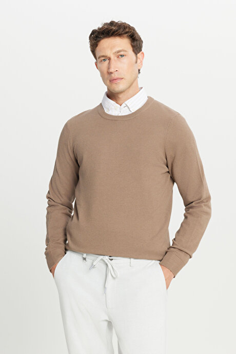 Pamuklu Standart Fit Normal Kesim Bisiklet Yaka Jakarlı Triko Kahverengi Kazak resmi