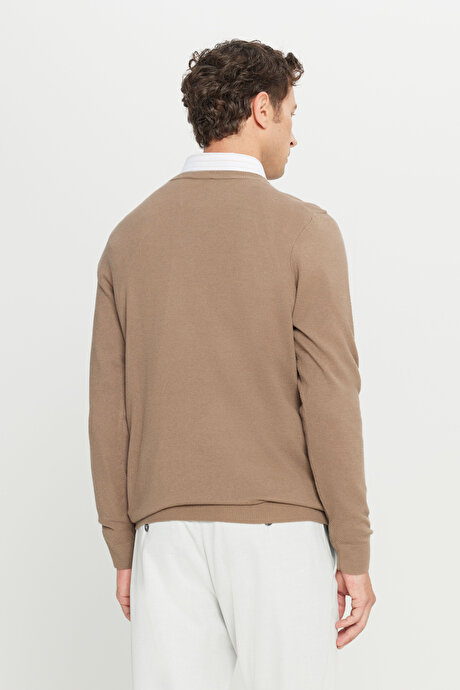 Pamuklu Standart Fit Normal Kesim Bisiklet Yaka Jakarlı Triko Kahverengi Kazak resmi