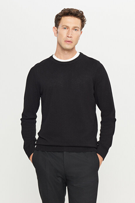 Pamuklu Standart Fit Normal Kesim Bisiklet Yaka Jakarlı Triko Siyah Kazak resmi