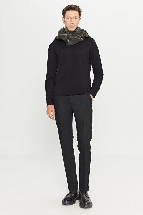 Pamuklu Standart Fit Normal Kesim Bisiklet Yaka Jakarlı Triko Siyah Kazak resmi