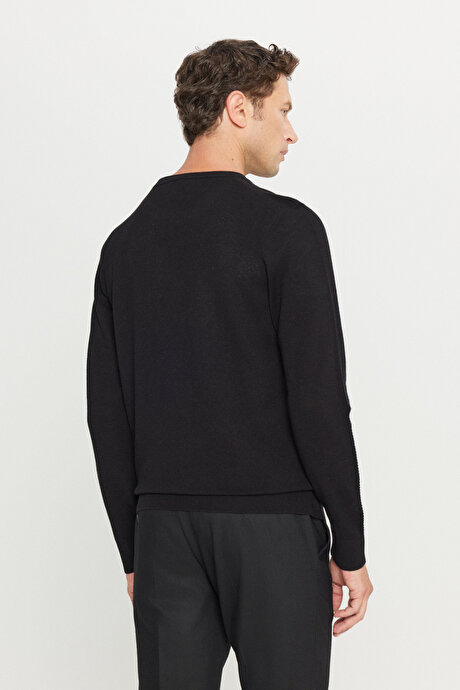 Pamuklu Standart Fit Normal Kesim Bisiklet Yaka Jakarlı Triko Siyah Kazak resmi