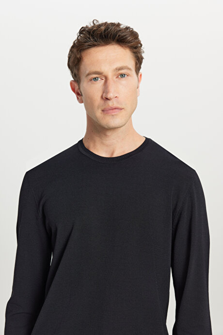 Standart Fit Normal Kesim Bisiklet Yaka Triko Siyah KazakACE049261333SYH