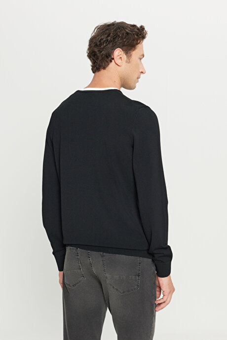 Yumuşak Dokulu Standart Fit Normal Kesim Bisiklet Yaka Triko Siyah Kazak resmi