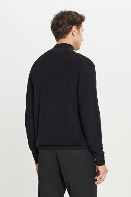 %100 Pamuk Standart Fit Normal Kesim Bato Yaka Jakarlı Triko Siyah Kazak resmi