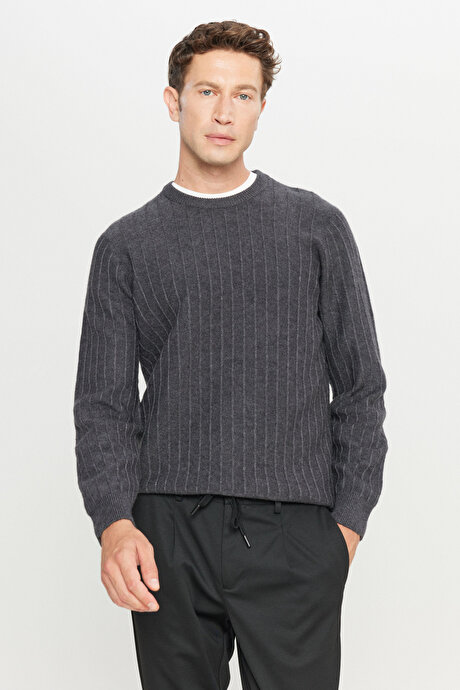 Standart Fit Normal Kesim Bisiklet Yaka Jakarlı Triko Antrasit Kazak resmi