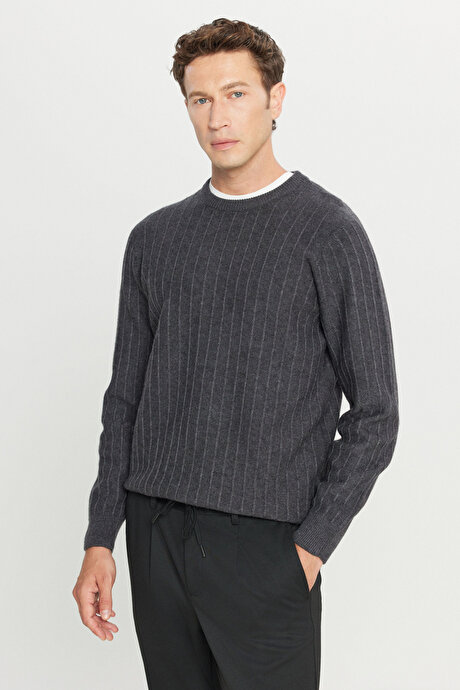 Standart Fit Normal Kesim Bisiklet Yaka Jakarlı Triko Antrasit Kazak resmi