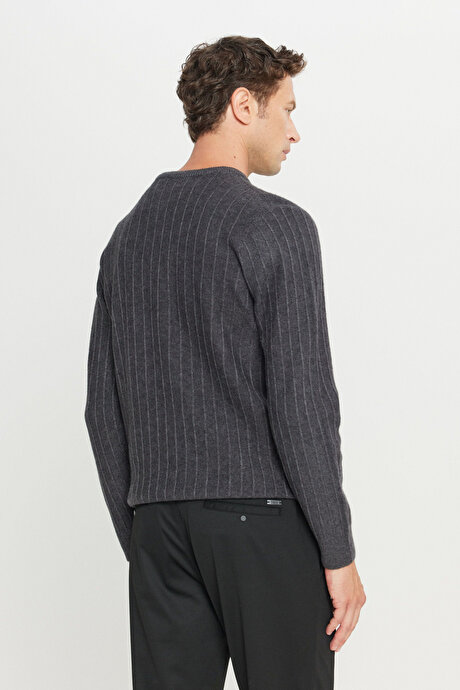 Standart Fit Normal Kesim Bisiklet Yaka Jakarlı Triko Antrasit Kazak resmi