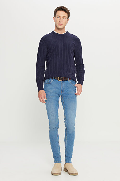 Standart Fit Normal Kesim Bisiklet Yaka Jakarlı Triko Lacivert Kazak resmi