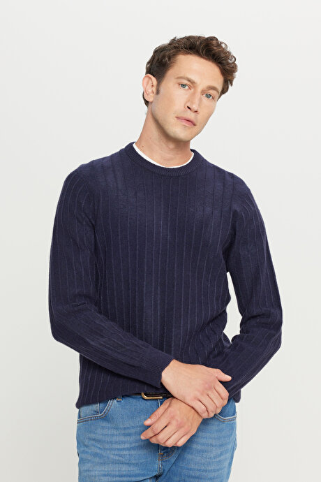 Standart Fit Normal Kesim Bisiklet Yaka Jakarlı Triko Lacivert Kazak resmi