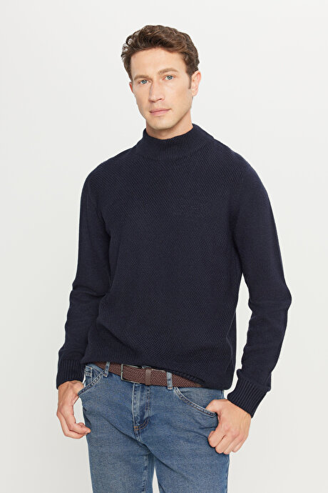 Standart Fit Normal Kesim Yarım Balıkçı Yaka Jakarlı Triko Lacivert Kazak resmi