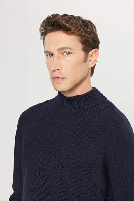 Standart Fit Normal Kesim Yarım Balıkçı Yaka Jakarlı Triko Lacivert Kazak resmi