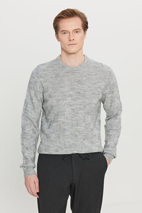 Standart Fit Normal Kesim Bisiklet Yaka Jakarlı Triko Gri Melanj Kazak resmi