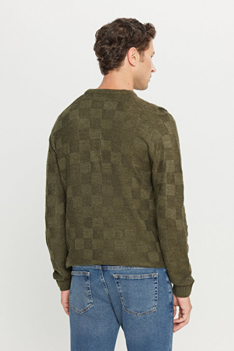 Standart Fit Normal Kesim Bisiklet Yaka Jakarlı Triko Haki Kazak resmi