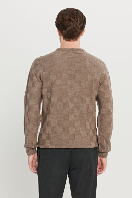 Standart Fit Normal Kesim Bisiklet Yaka Jakarlı Triko Vizon Kazak resmi