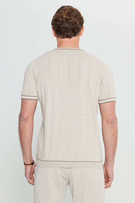 %100 Pamuk Standart Fit Normal Kesim Bisiklet Yaka Triko Bej Tişört resmi