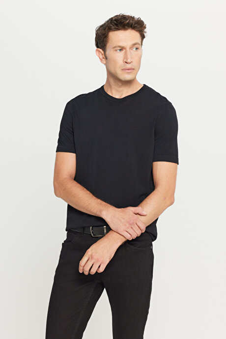 Yumuşak Dokulu Standart Fit Normal Kesim Bisiklet Yaka Triko Siyah Tişört resmi