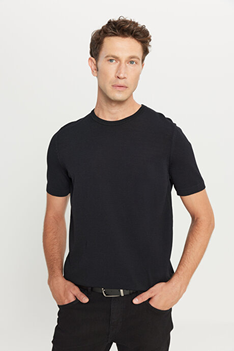 Yumuşak Dokulu Standart Fit Normal Kesim Bisiklet Yaka Triko Siyah Tişört resmi