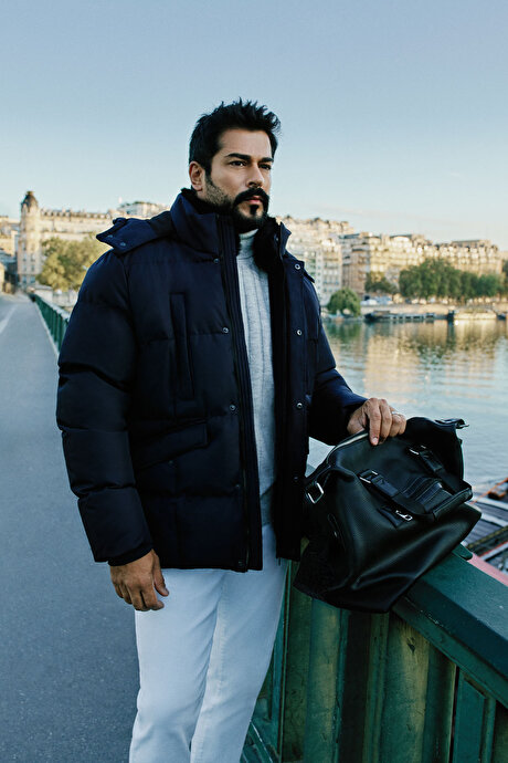 Standart Fit Normal Kesim Çıkma Kapüşonlu Kapitone Desenli Lacivert Kaban resmi