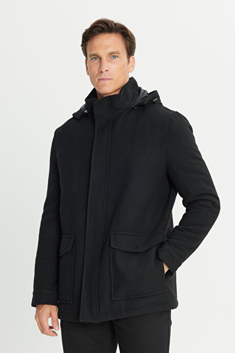 Standart Fit Normal Kesim Kapüşon Çıkmalı Dik Yaka Kapaklı Torba Cepli Siyah Kaban resmi