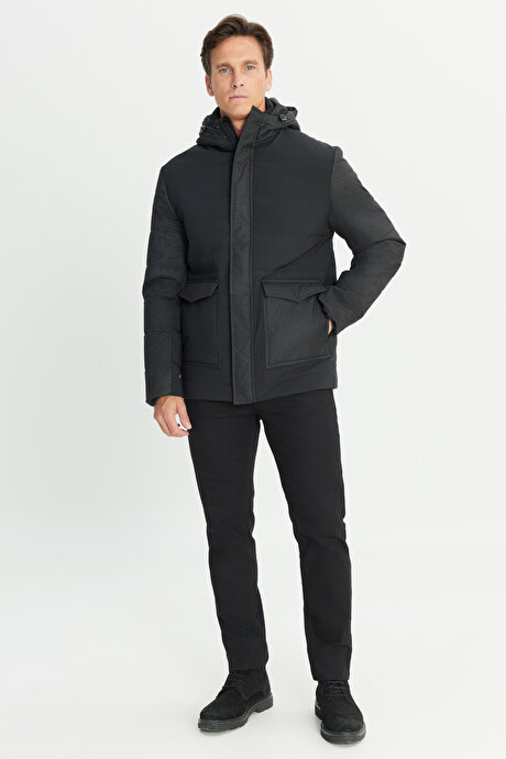 Standart Fit Normal Kesim Kapüşonlu Çıtçıtlı Torba Cepli Siyah Kaban resmi