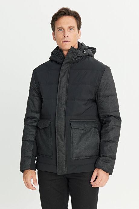 Standart Fit Normal Kesim Kapüşonlu Çıtçıtlı Torba Cepli Siyah Kaban resmi