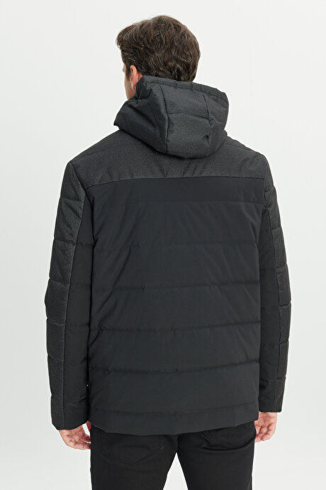 Standart Fit Normal Kesim Kapüşonlu Çıtçıtlı Torba Cepli Siyah Kaban resmi