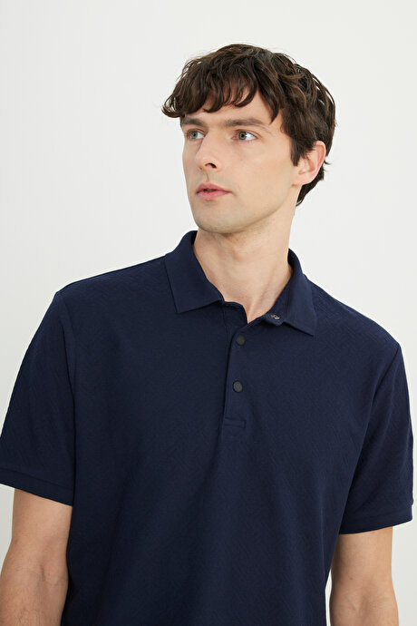 %100 Pamuk Comfort Fit Rahat Kesim Polo Yaka Jakarlı Lacivert Tişört resmi