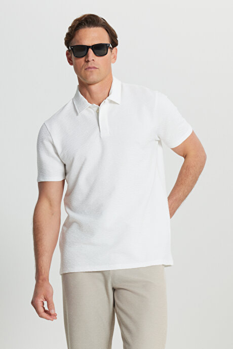 Pamuklu Slim Fit Dar Kesim Polo Yaka Jakarlı Esnek Beyaz Tişört resmi