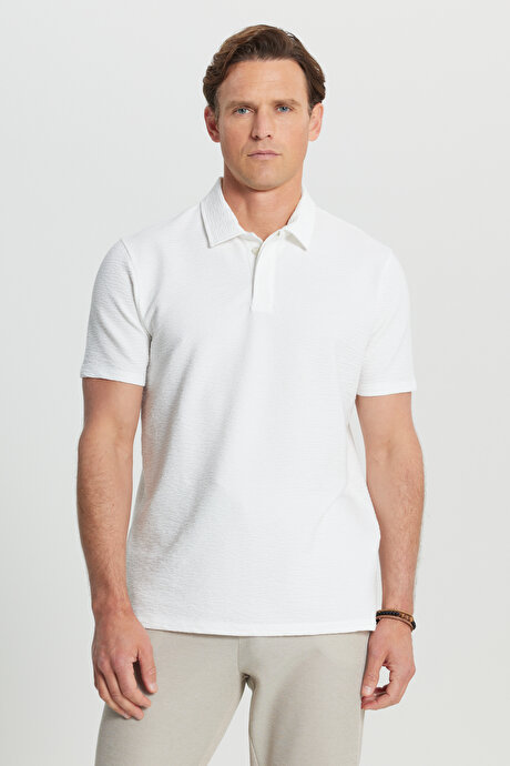 Pamuklu Slim Fit Dar Kesim Polo Yaka Jakarlı Esnek Beyaz Tişört resmi