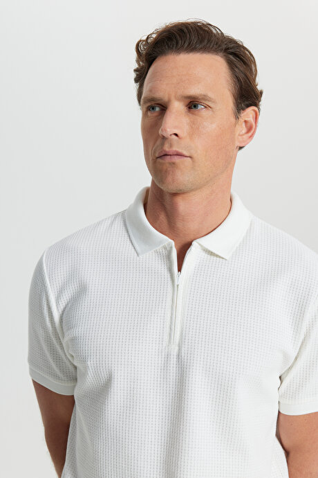 Pamuklu Slim Fit Dar Kesim Polo Yaka Jakarlı Esnek Ekru Tişört resmi