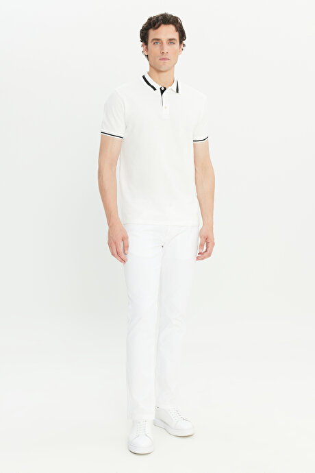 %100 Pamuk Slim Fit Dar Kesim Polo Yaka Beyaz Tişört resmi