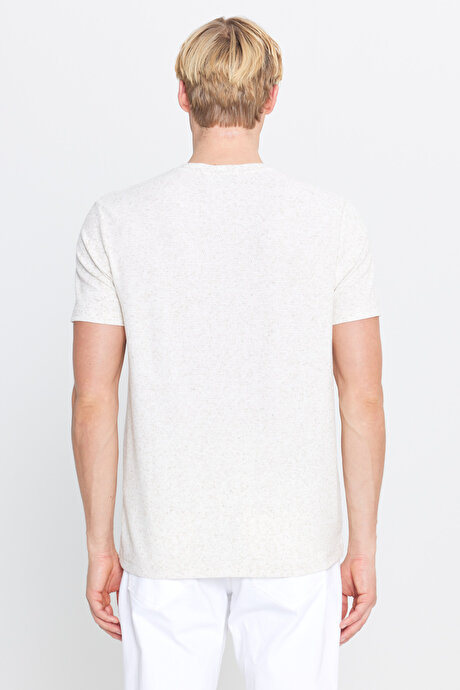 Slim Fit Dar Kesim Bisiklet Yaka Jakarlı Bej Tişört resmi