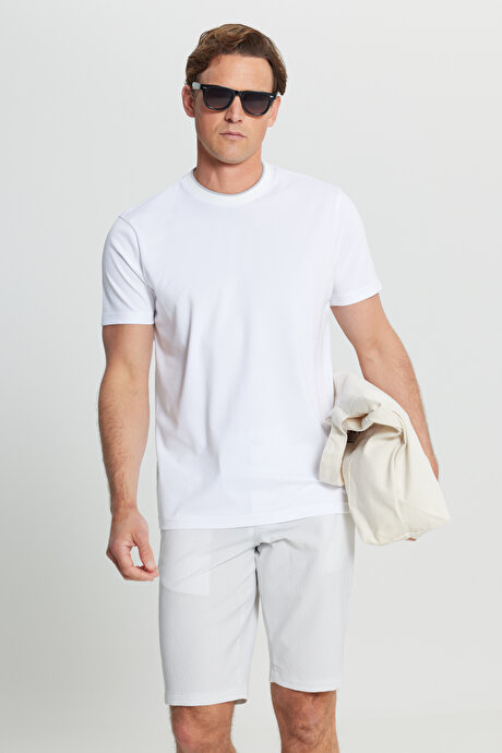 Pamuklu Slim Fit Dar Kesim Polo Yaka Beyaz Tişört resmi