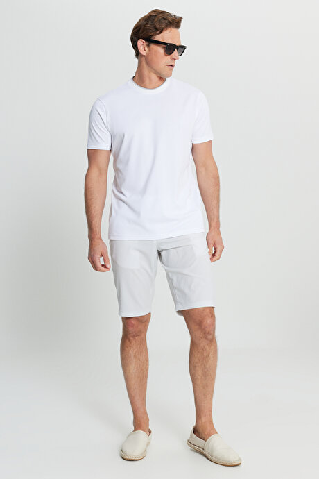 Pamuklu Slim Fit Dar Kesim Polo Yaka Beyaz Tişört resmi