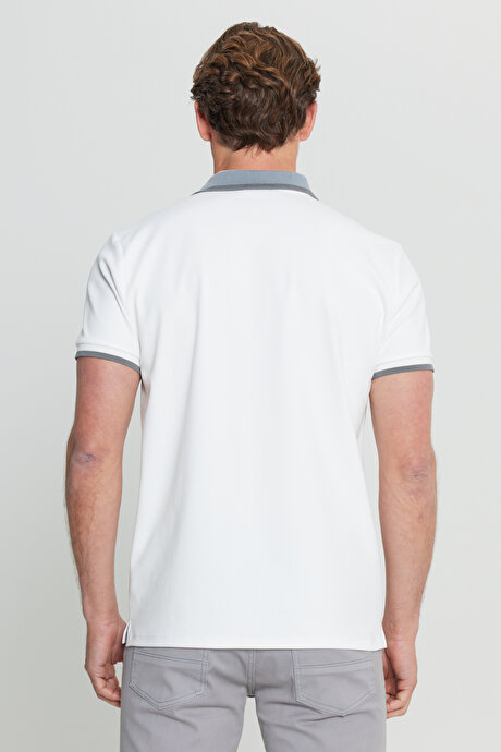 Pamuklu Slim Fit Dar Kesim Polo Yaka Esnek Beyaz Tişört resmi