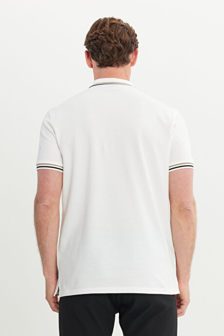 %100 Pamuk Slim Fit Dar Kesim Polo Yaka Beyaz Tişört resmi