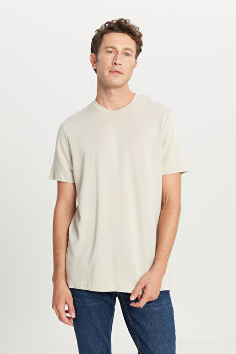 Slim Fit Dar Kesim Bisiklet Yaka Esnek Bej Tişört resmi