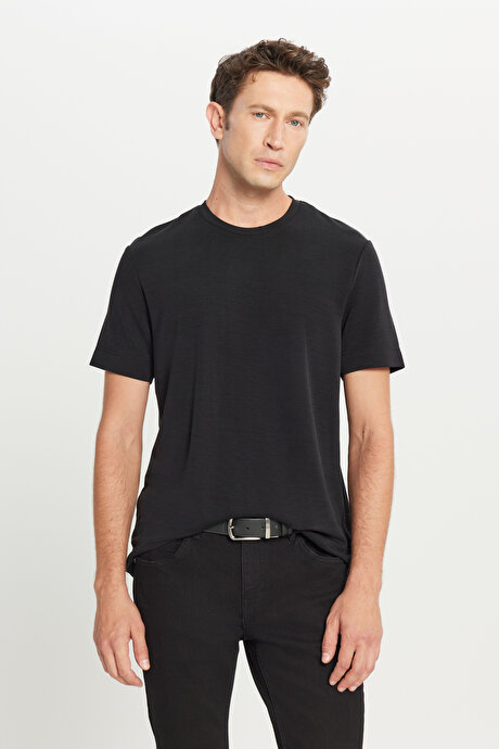 Slim Fit Dar Kesim Bisiklet Yaka Esnek Siyah Tişört resmi