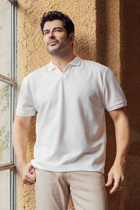 Slim Fit Dar Kesim Polo Yaka Jakarlı Esnek Ekru Tişört resmi