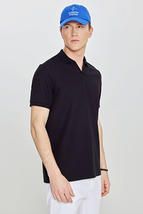 Slim Fit Dar Kesim Polo Yaka Jakarlı Esnek Siyah Tişört resmi
