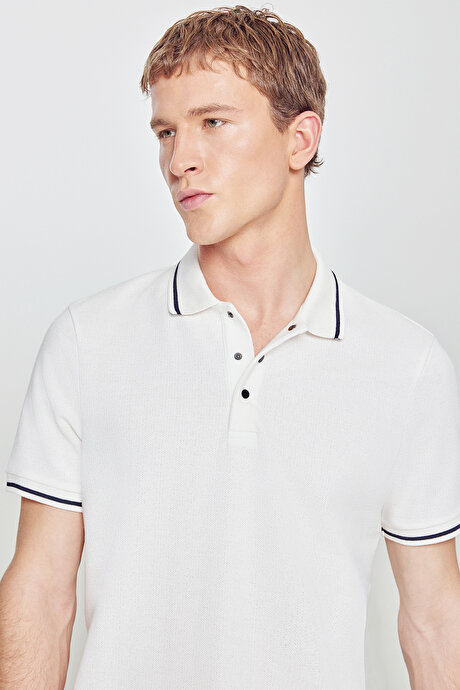 Pamuklu Slim Fit Dar Kesim Polo Yaka Jakarlı Esnek Ekru Tişört resmi