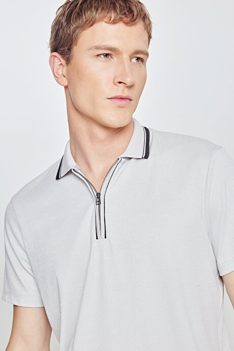 Slim Fit Dar Kesim Polo Yaka Jakarlı Esnek Açık Gri Tişört resmi