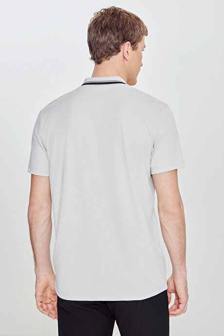 Slim Fit Dar Kesim Polo Yaka Jakarlı Esnek Açık Gri Tişört resmi