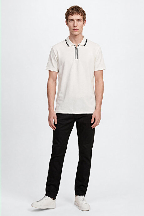 Slim Fit Dar Kesim Polo Yaka Jakarlı Esnek Ekru Tişört resmi