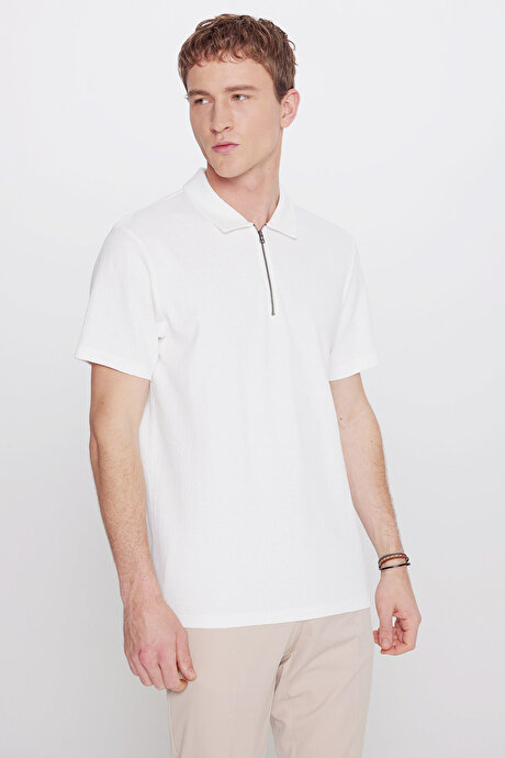 %100 Pamuk Slim Fit Dar Kesim Polo Yaka Jakarlı Ekru Tişört resmi